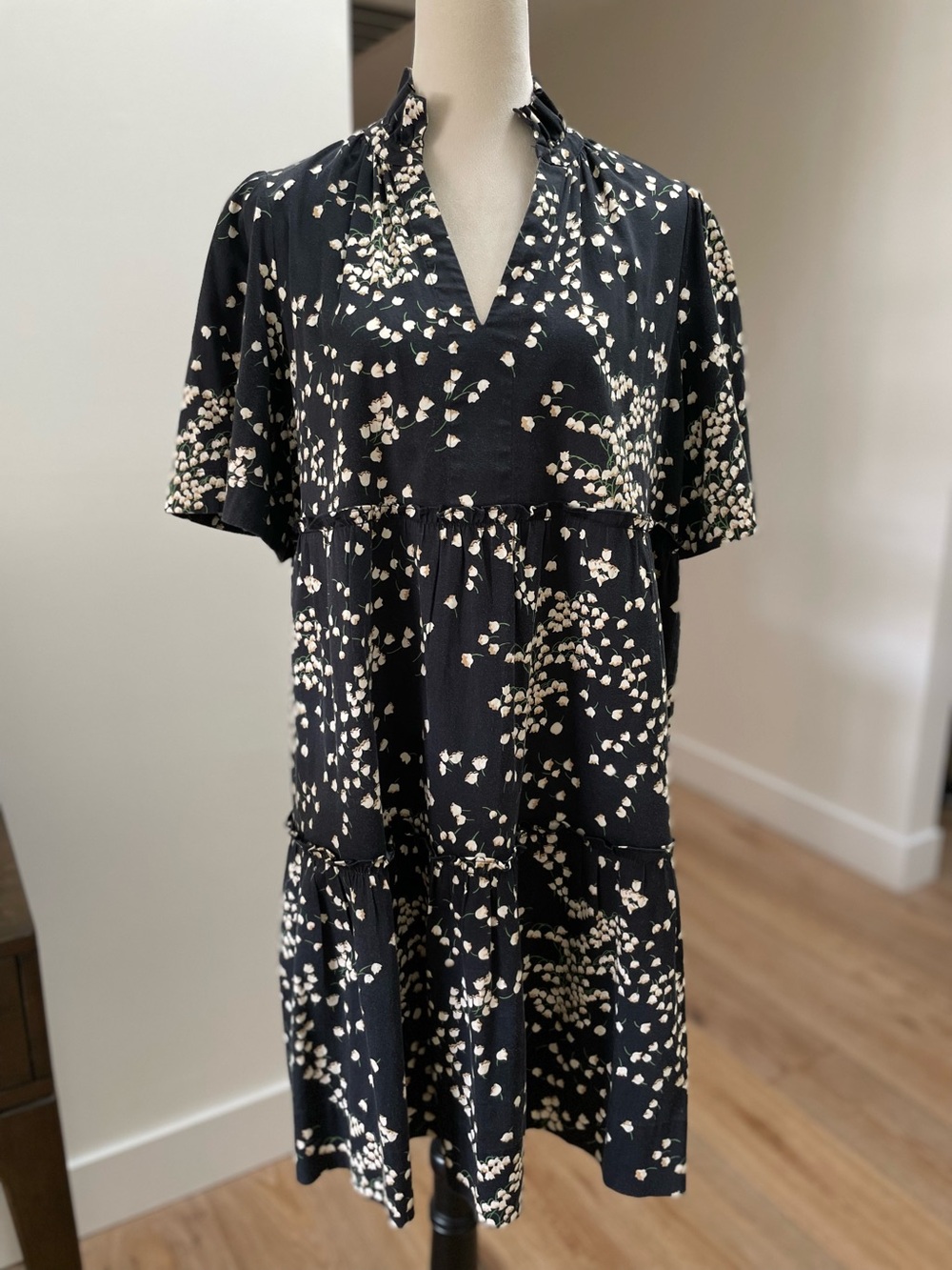 TUCKERNUCK Crawford Dress Size XL Soft Black & Cream Ruffled Floral - Picture 1 of 10